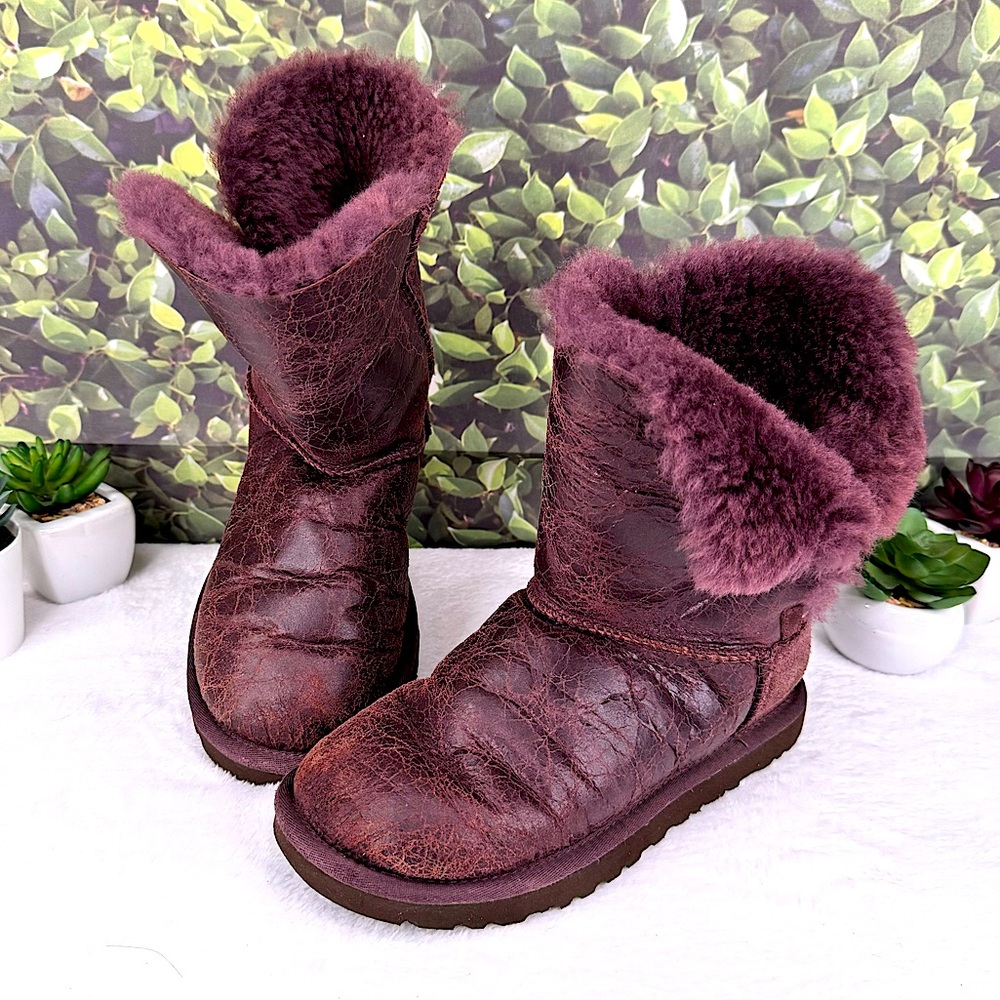 {UGG Australia} Krinkle Bailey Sheepskin Boots, Distressed Maroon Plum Wine 1872